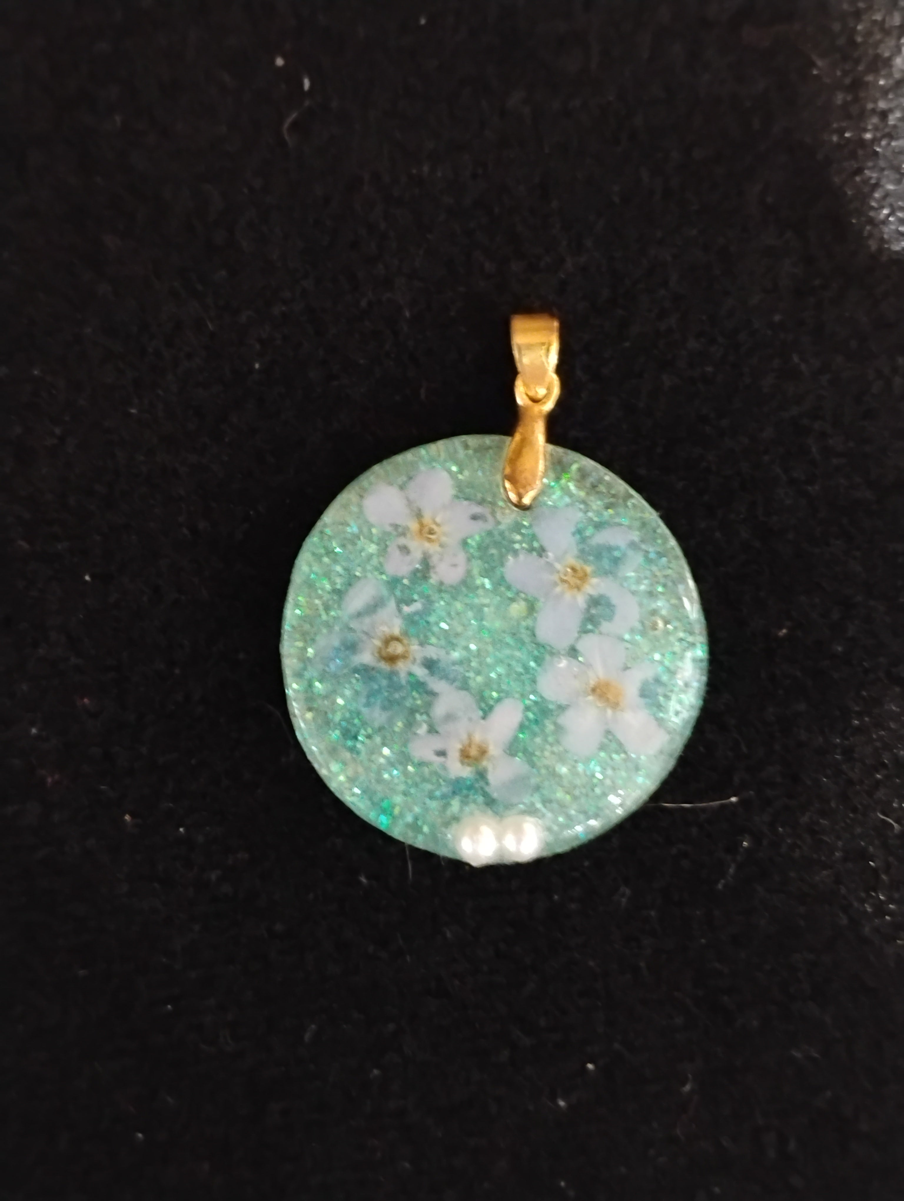 Round Forget-Me-Nots in Gold w Pearls