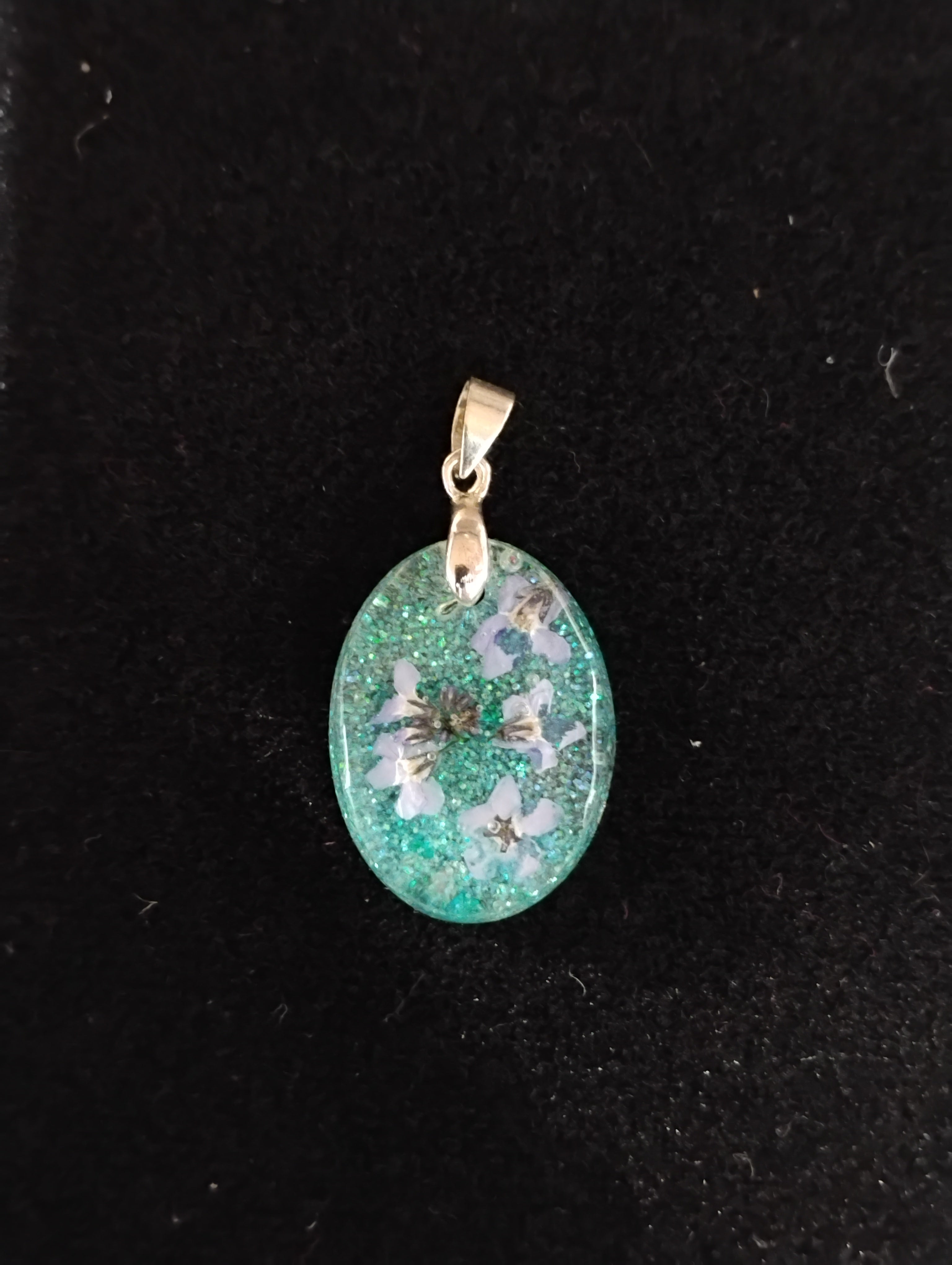 Sm Oval Silver Forget Me Not