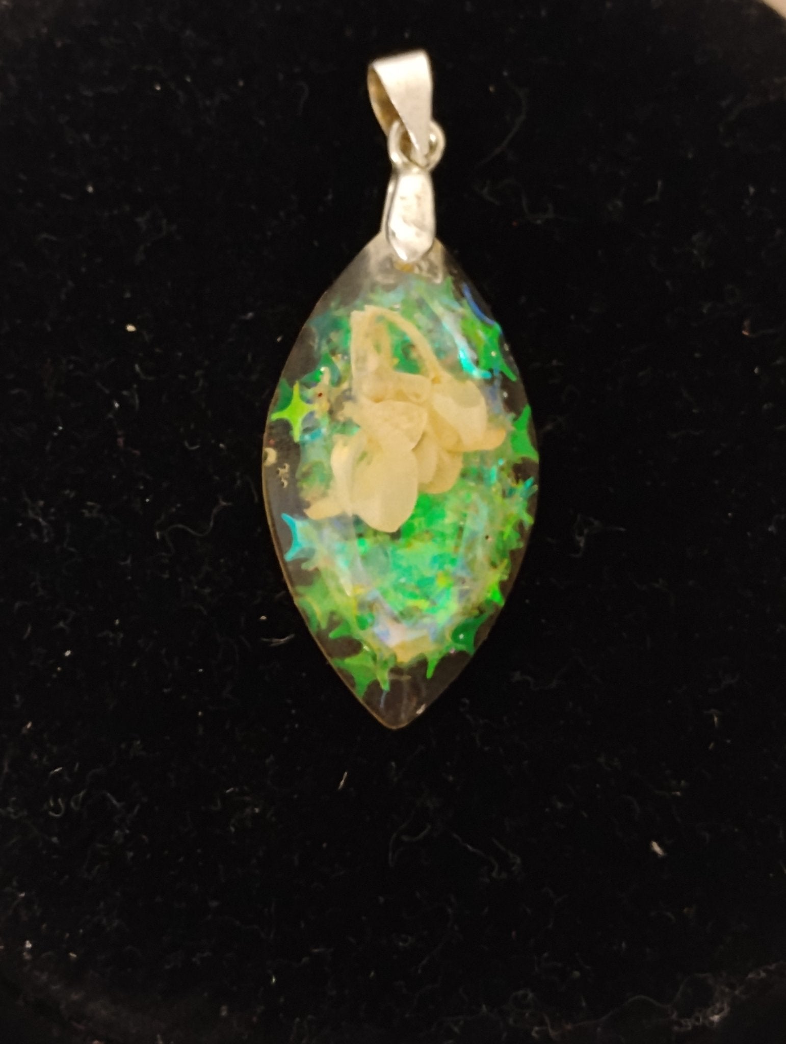 Marquis Shaped Flower/Bead/Pearl/Gemstone Pendant