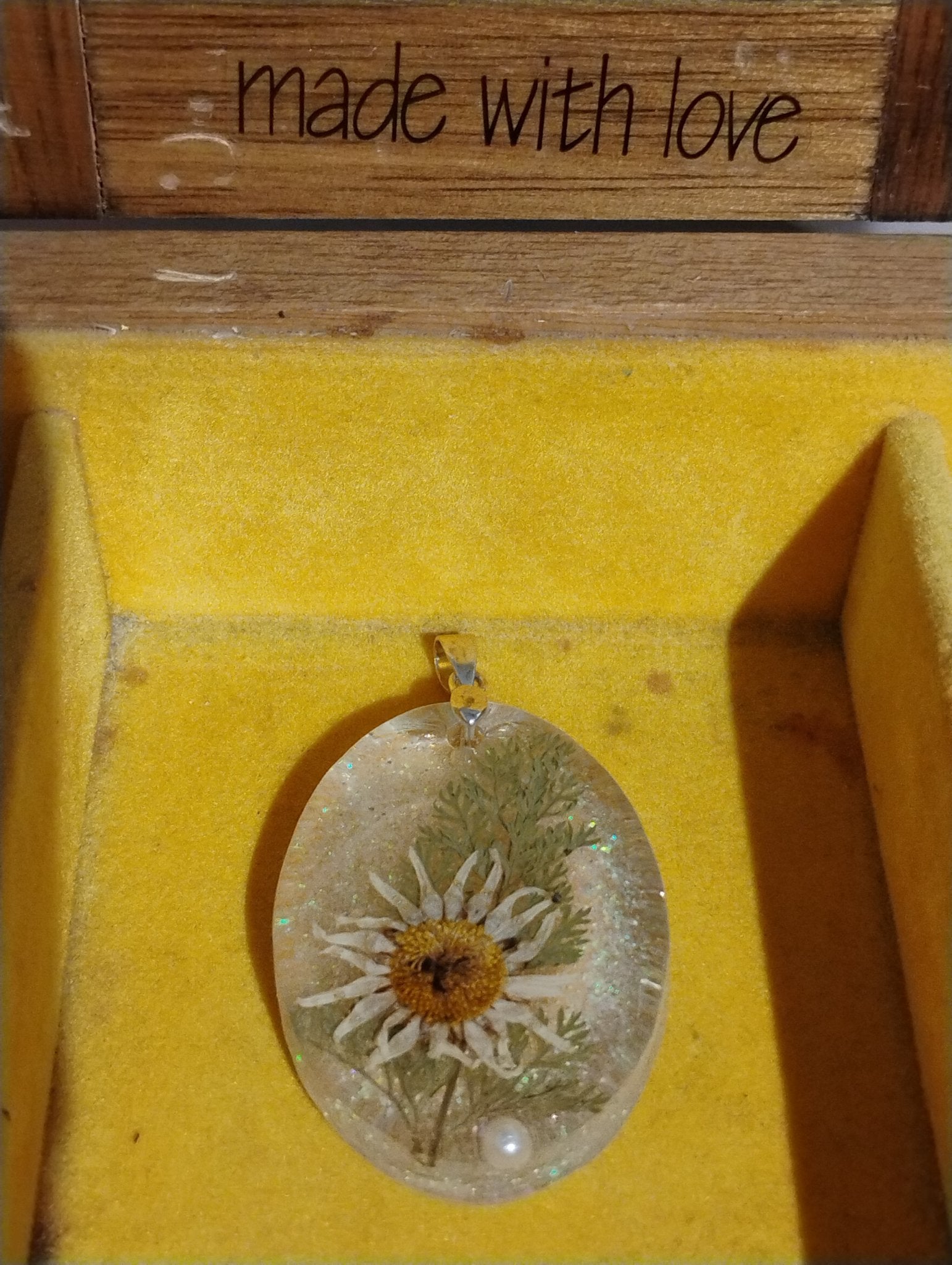 LG Oval Flower/Fern w gemstone/pearl