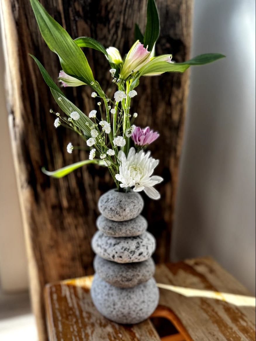 Cairn Vase