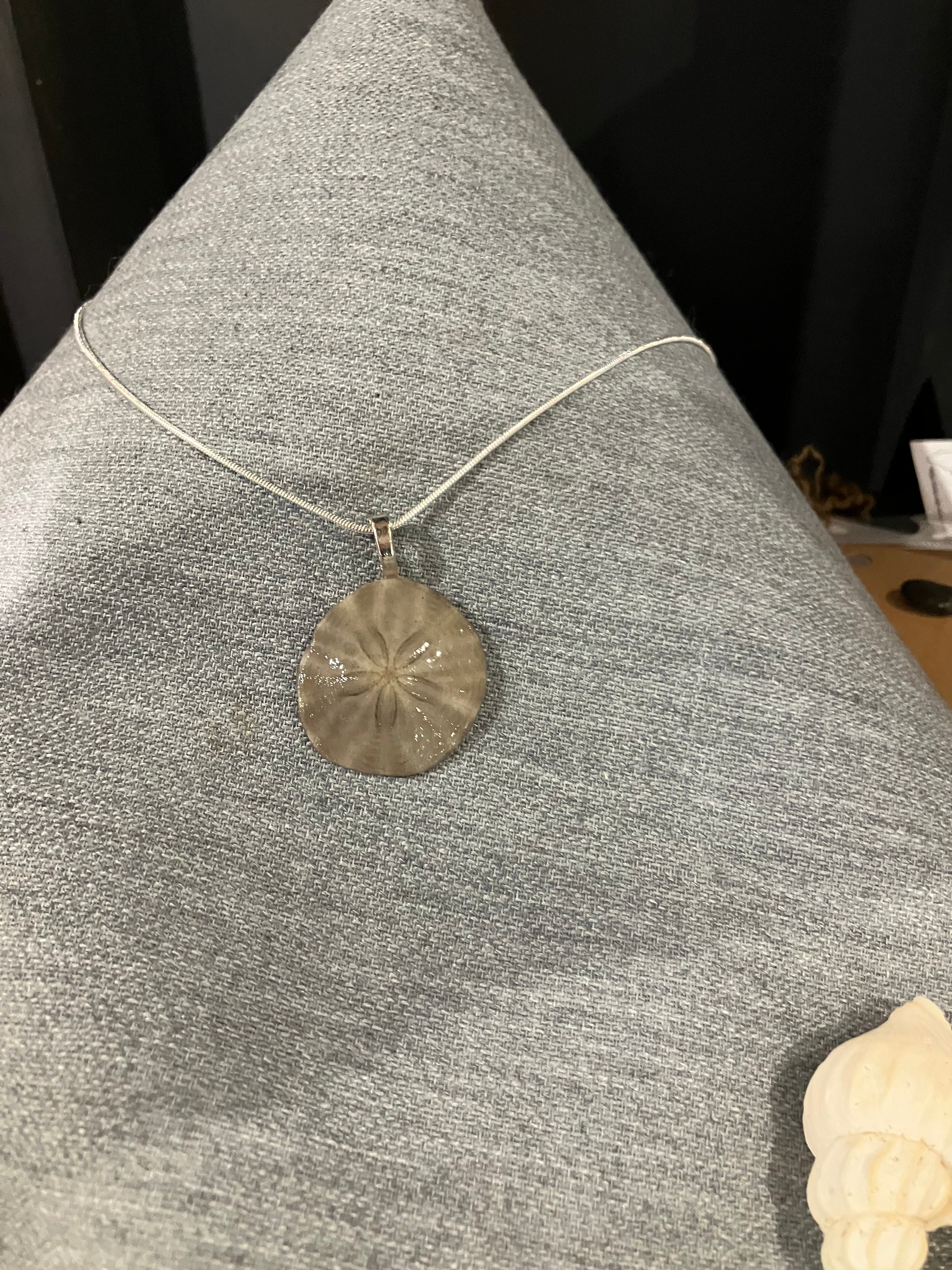 Sand dollar necklace silver cord-tan