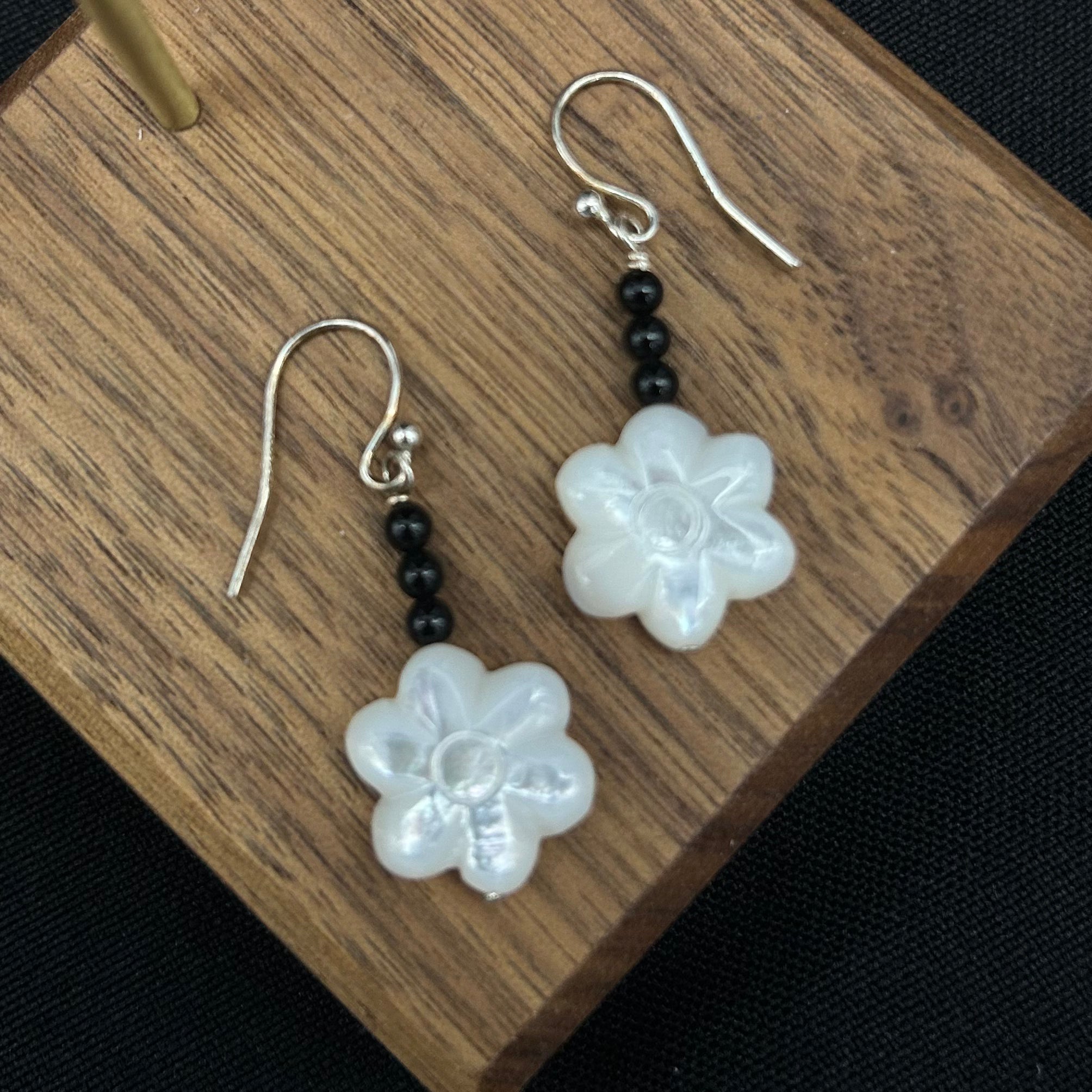 Large MOP Flowers w/Triple Black Onyx Earrings