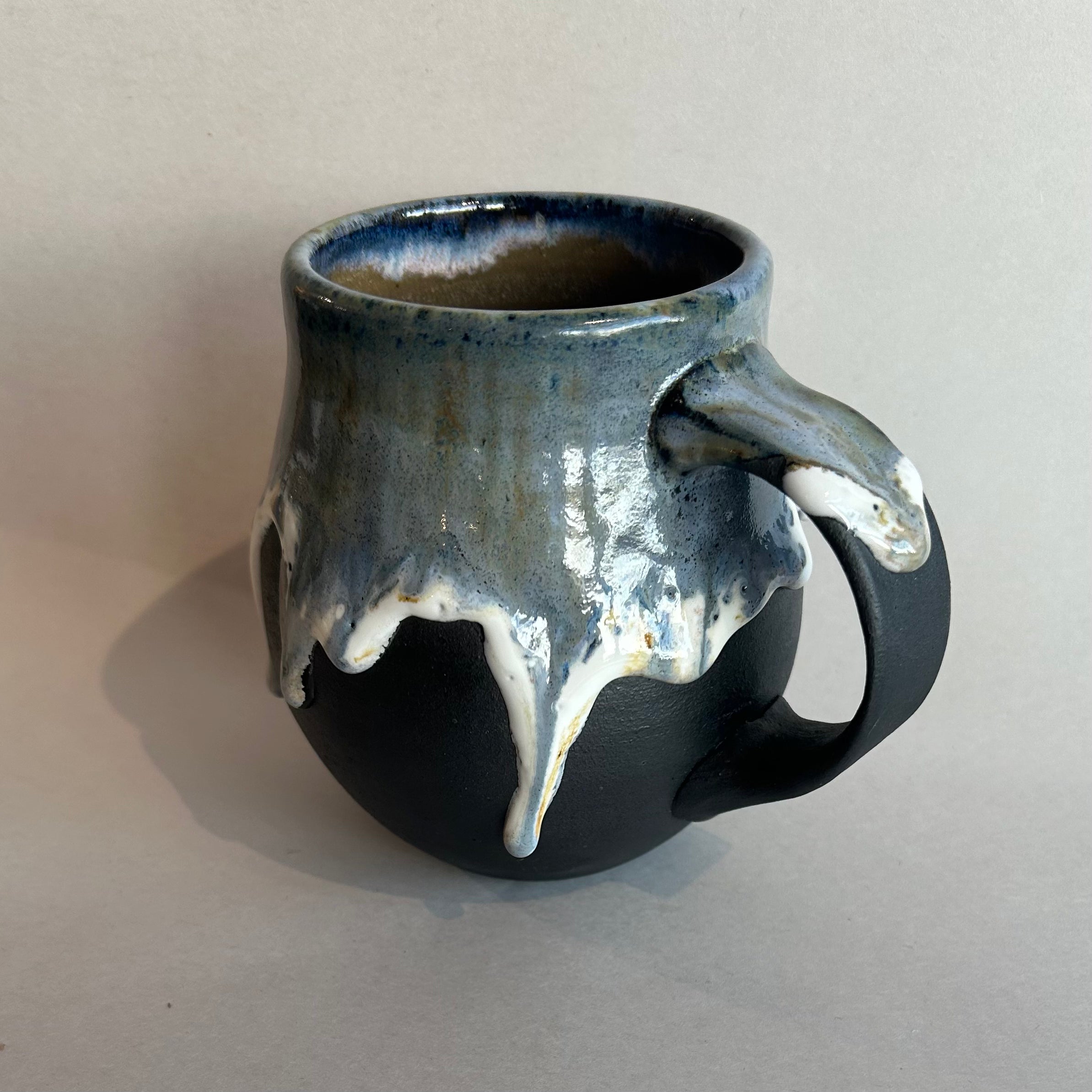 Blue Gray White Drip Mug