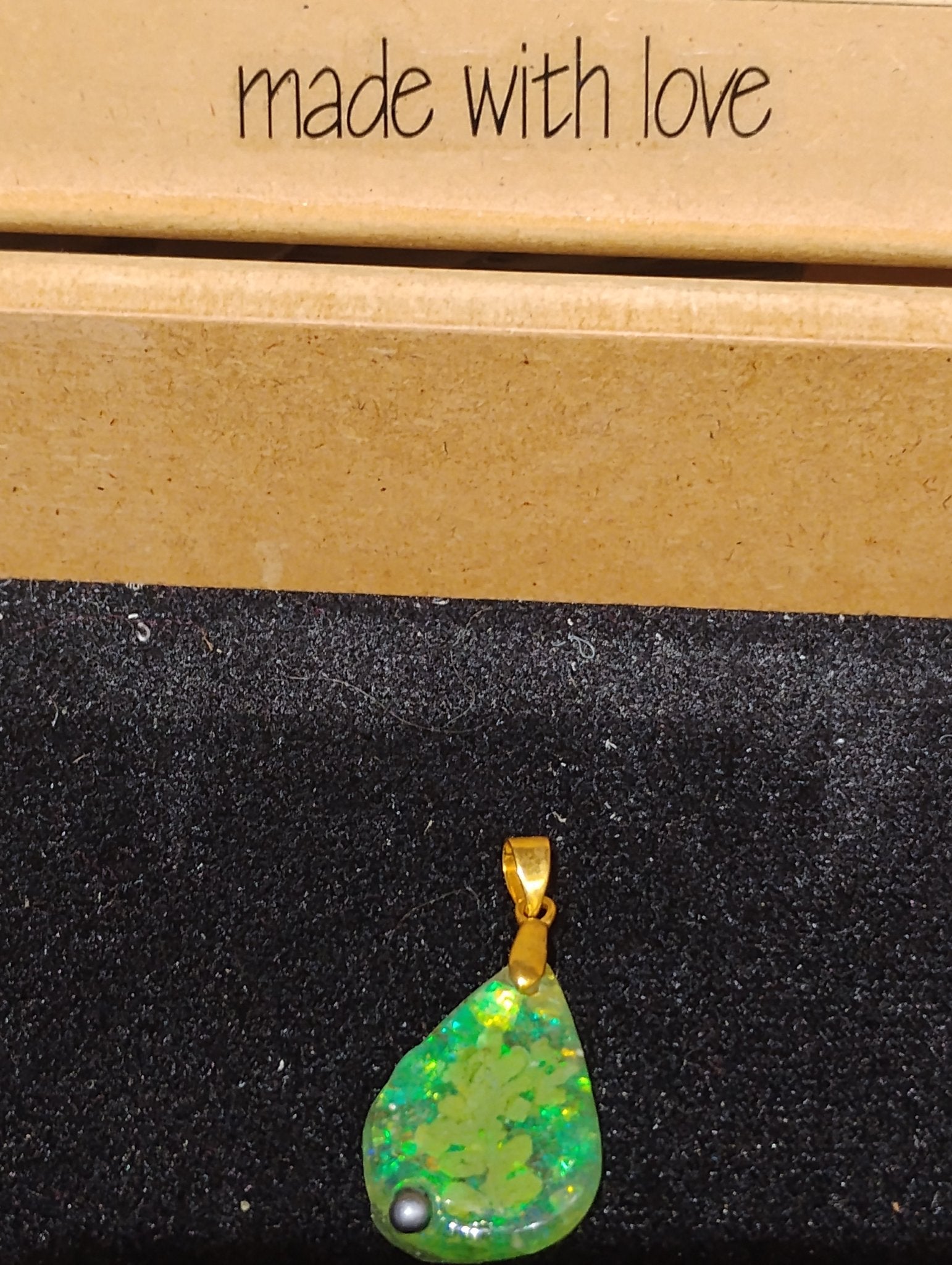 Teardrop Shaped Flower w Gemstone or Pearl