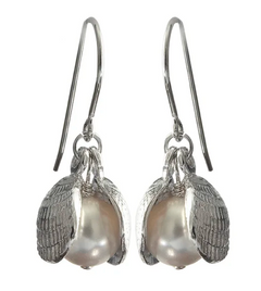 Trapped White Pearl In Clamshell Earring