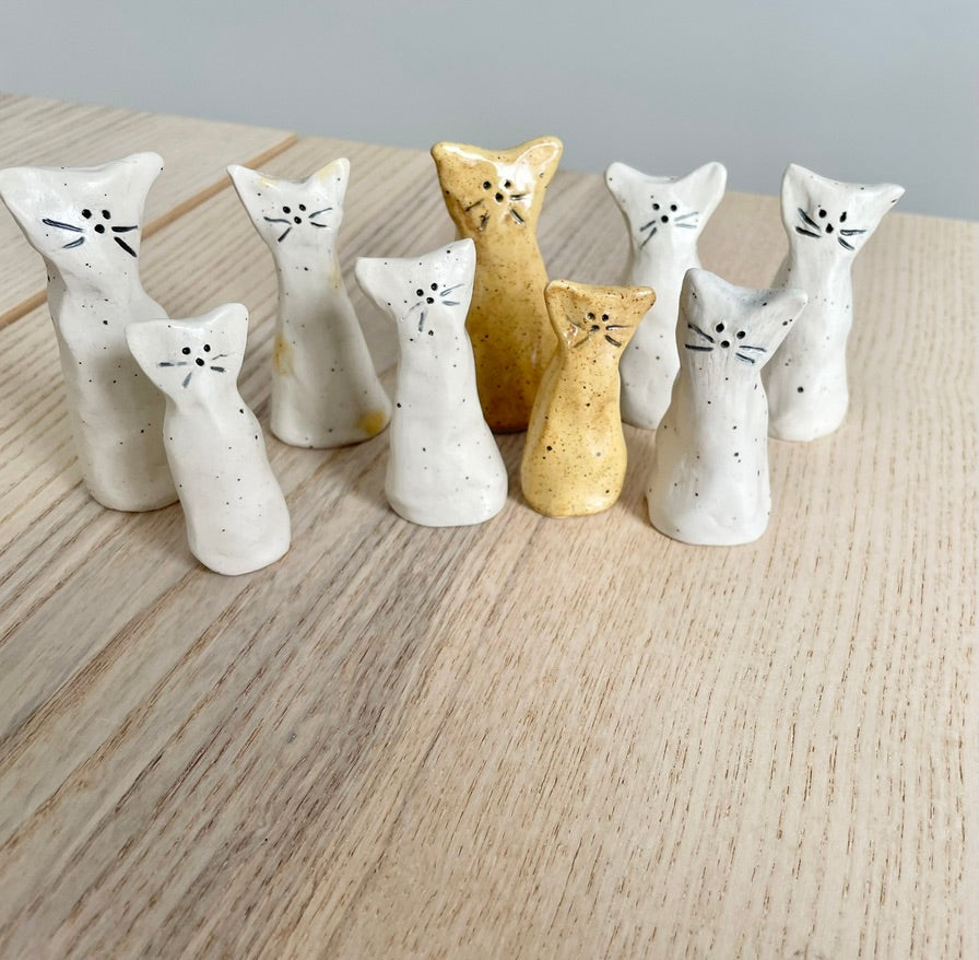 Stoneware Cat
